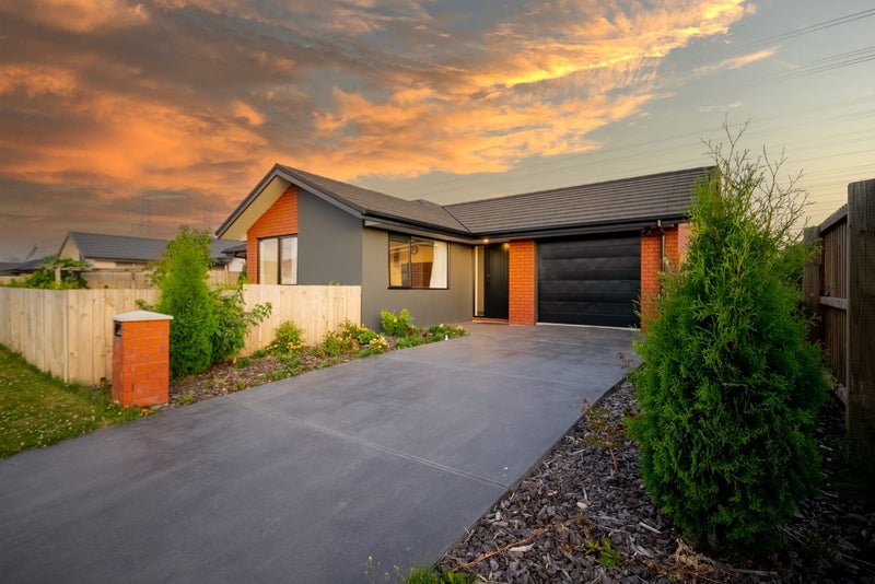 15 Arabella Crescent, Yaldhurst, Christchurch - Carousel 1