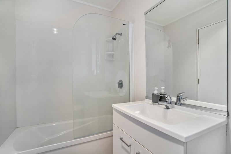 27A Coates Crescent, Panmure, Auckland - Carousel 11