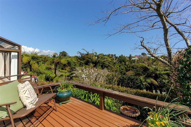 20 Sequoia Grove, Merrilands, New Plymouth - Carousel 20