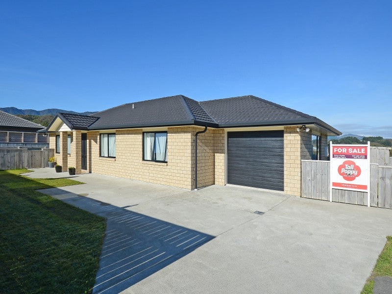 68 Sunstone Crescent, Timberlea, Upper Hutt - Carousel 19