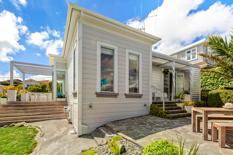 52 Creswick Terrace, Northland, Wellington - Carousel 2