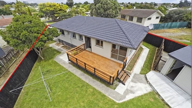 16 Ngatira Place, Clendon Park, Auckland - Carousel 1