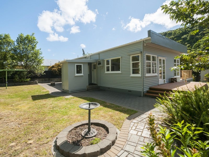 31 Norfolk Street, Belmont, Lower Hutt - Carousel 16