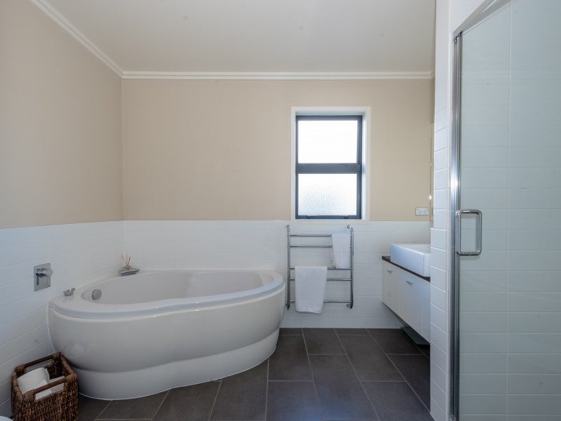 1 Somerton Drive, Huntington, Hamilton - Carousel 26