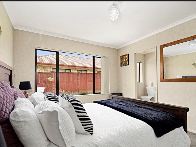 70 Stellata Court, Randwick Park, Auckland - Carousel 4