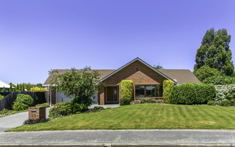 98 Regency Crescent, Redwood, Christchurch - Carousel 2
