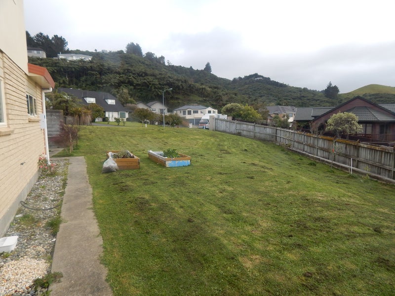 8 Arahiwi Grove, Tirohanga, Lower Hutt - Carousel 20