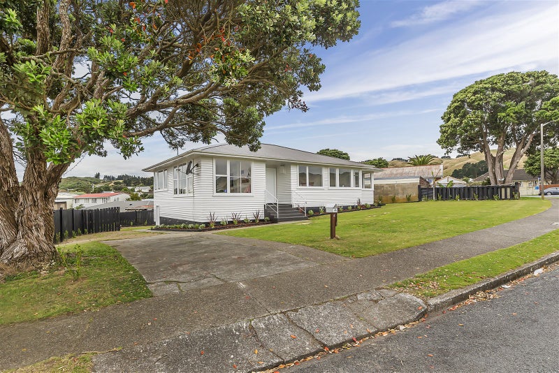 4 Natone Street, Waitangirua, Porirua - Carousel 2