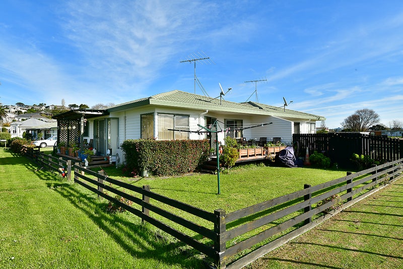 4/12 Miro Street, Helensville, Auckland - Carousel 1