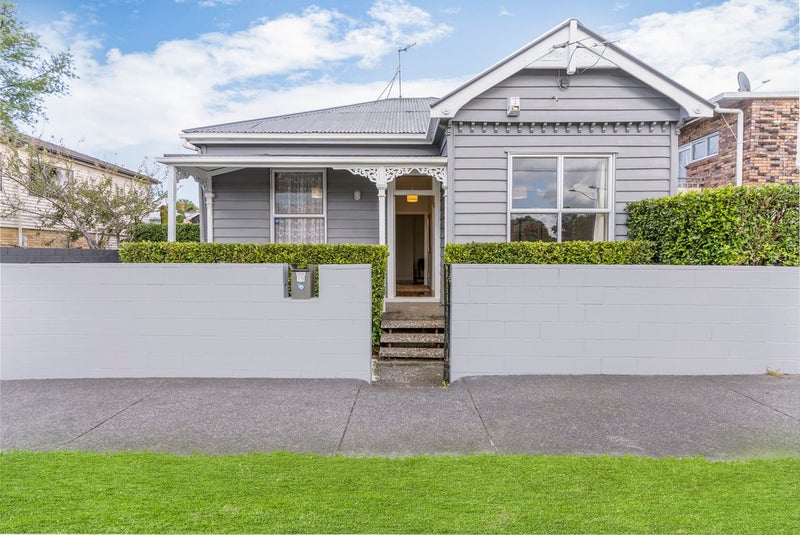 19 Woodbine Avenue, Greenlane, Auckland - Carousel 19