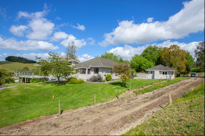 1242 Oneriri Road, Kaiwaka - Carousel 1