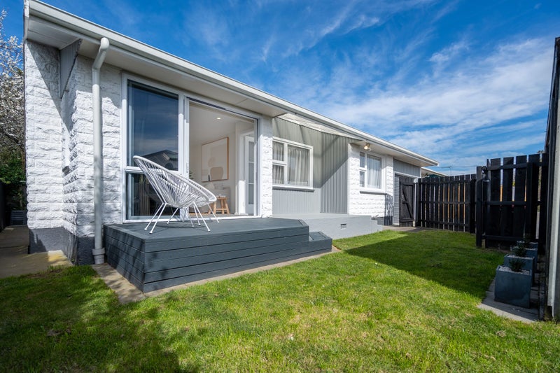 2/18 Selwyn Street, Somerfield, Christchurch - Carousel 1