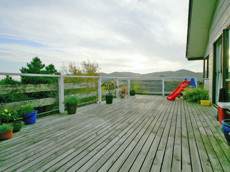 4 Bluff Close, Kelson, Lower Hutt - Carousel 2