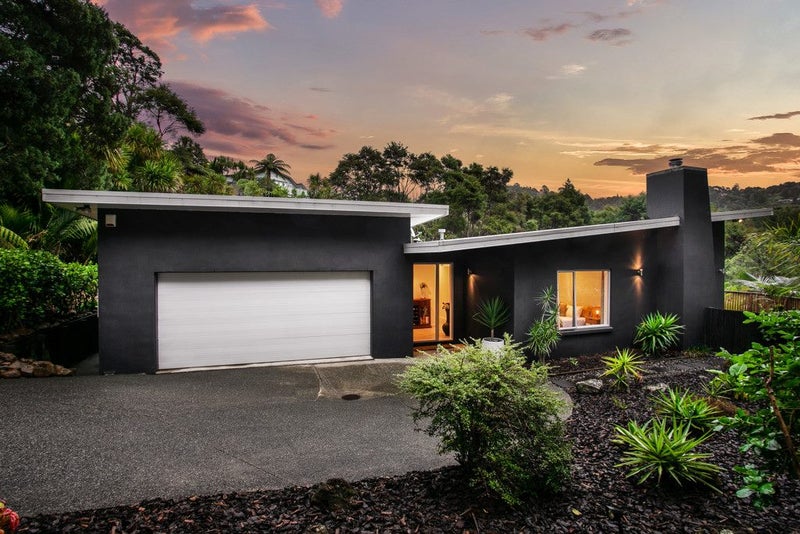 20 Bendalls Lane, Oratia, Auckland - Carousel 2