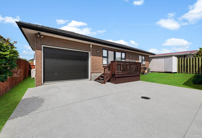 75 Charntay Avenue, Clover Park, Auckland - Carousel 1