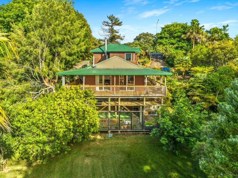 1129A Whangaparaoa Road, Tindalls Beach, Whangaparaoa - Carousel 2
