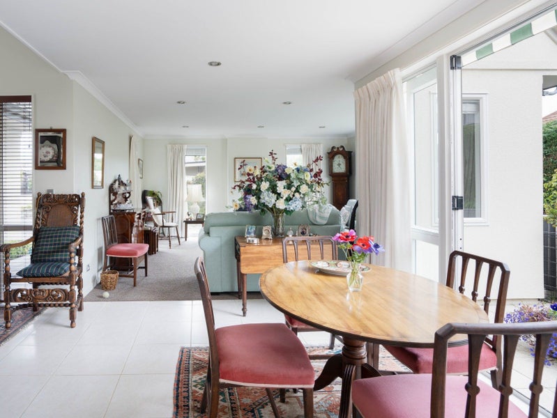 2/12 Gradwell Place, Two Mile Bay, Taupō - Carousel 2