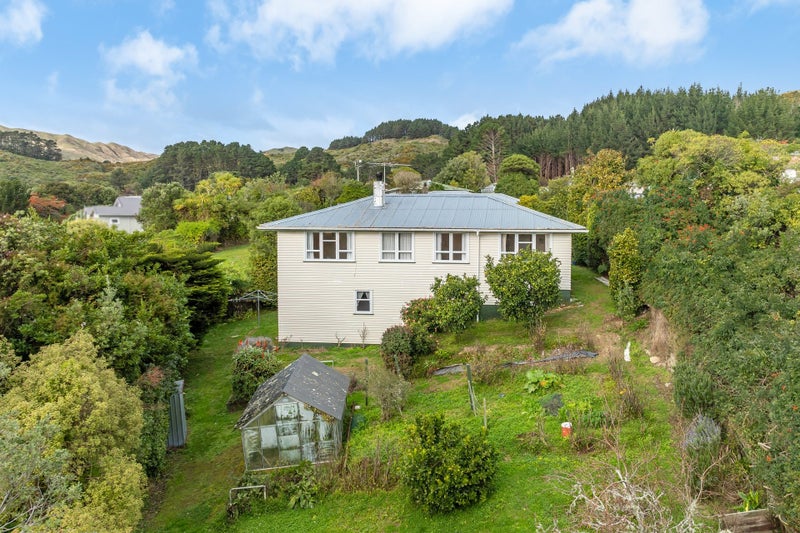 125 Sievers Grove, Cannons Creek, Porirua - Carousel 1