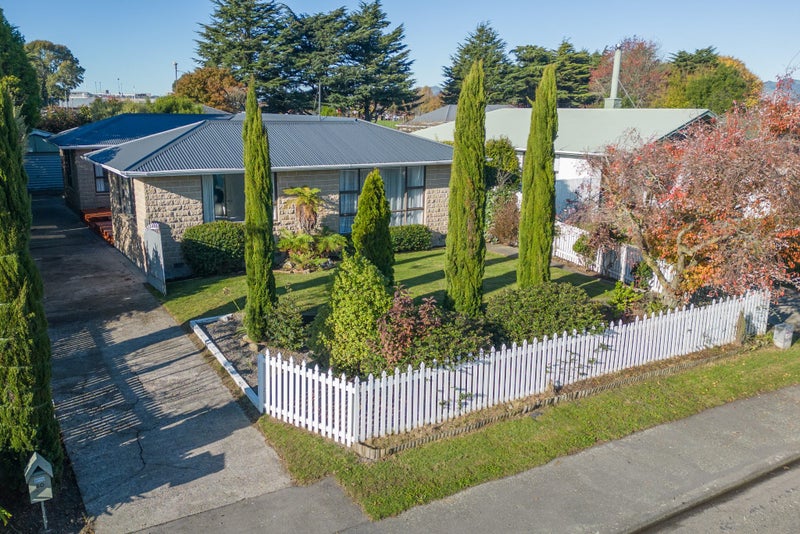 40 Kathleen Crescent, Hornby, Christchurch - Carousel 1