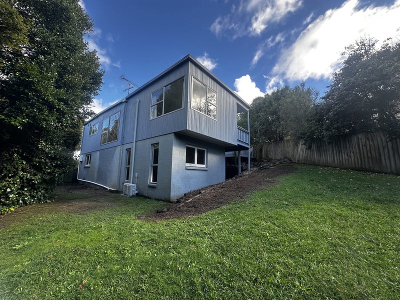 12 Kilduff Place, Mairangi Bay, Auckland - Carousel 1