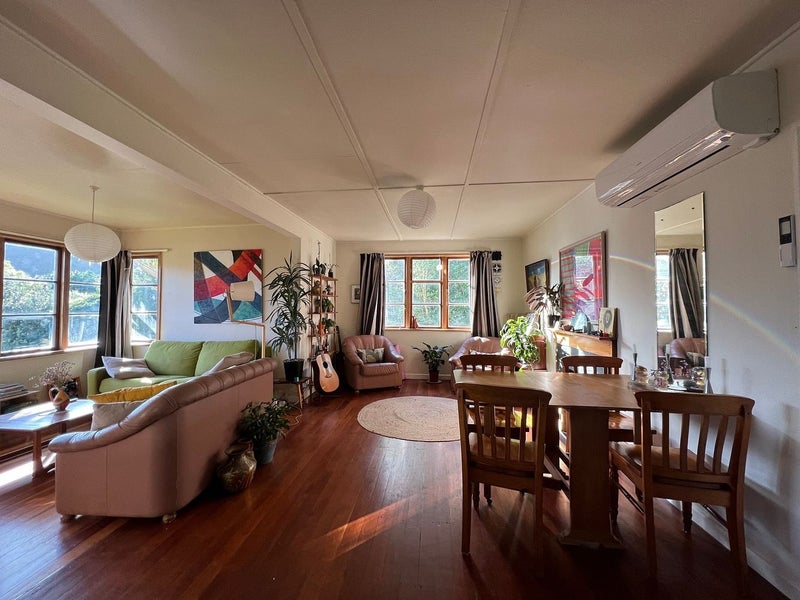 48 Victory Avenue, Karori, Wellington - Carousel 1