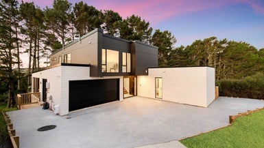 13 Greenstead Close, Flat Bush, Auckland - Carousel 1