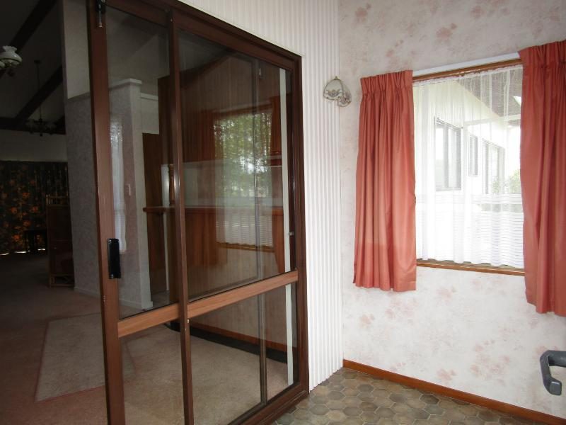 1/10 Reeves Road, Acacia Bay, Taupō - Carousel 2