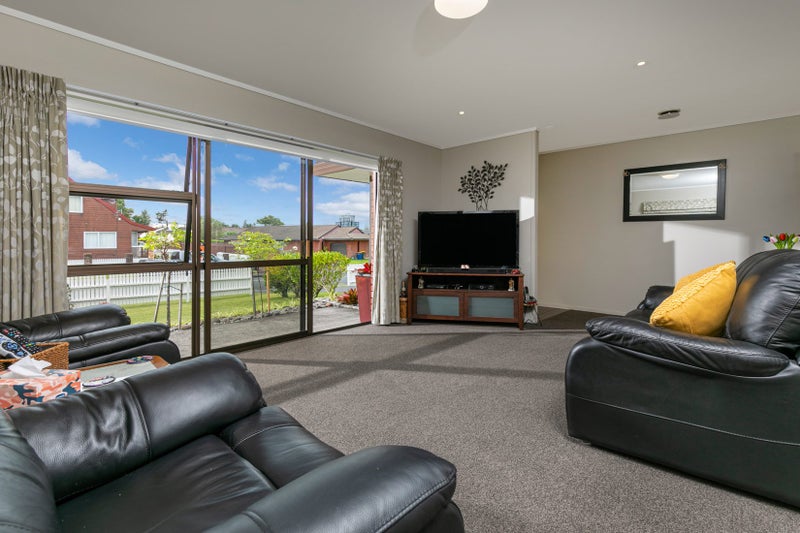 74 Vintage Drive, Henderson, Auckland - Carousel 2