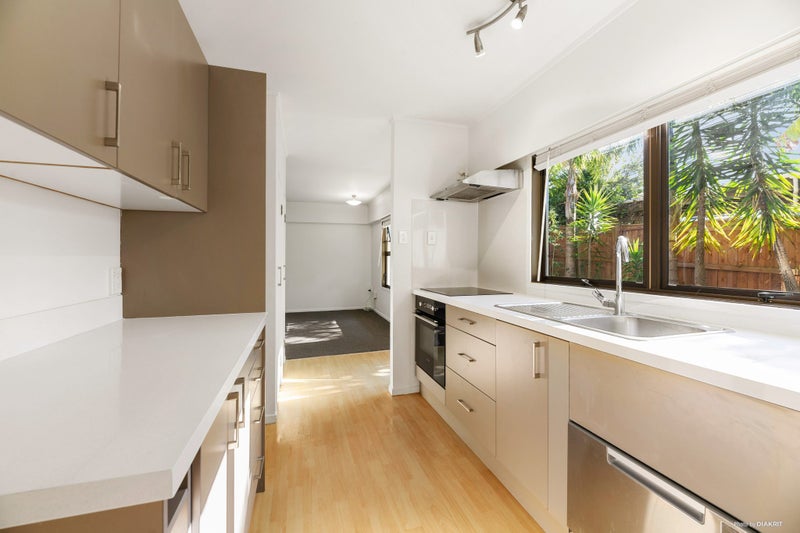 3/59 Norwood Road, Bayswater, Auckland - Carousel 2