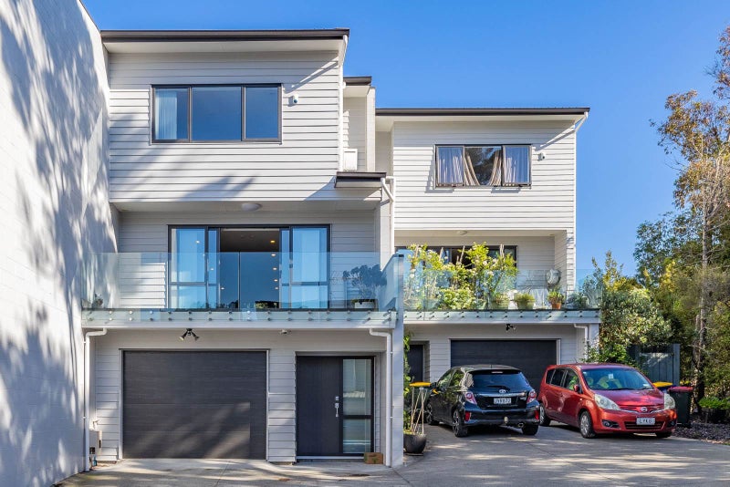 8/75 Tamahere Drive, Glenfield, Auckland - Carousel 1