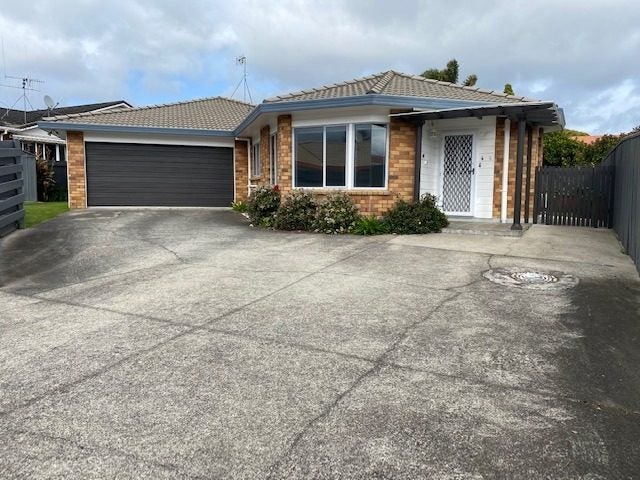 304 Otumoetai Road, Otūmoetai, Tauranga - Carousel 1