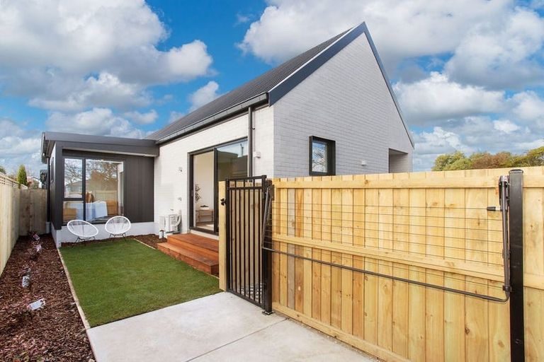 1/18 Meadowville Avenue, Spreydon, Christchurch - Carousel 1