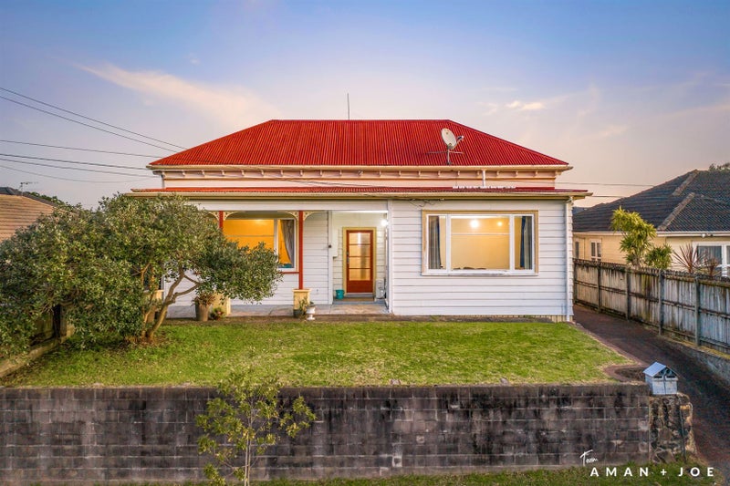 2/2 Aroha Avenue, Sandringham, Auckland - Carousel 1