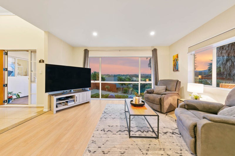 15 Waltham Street, Henderson, Auckland - Carousel 2