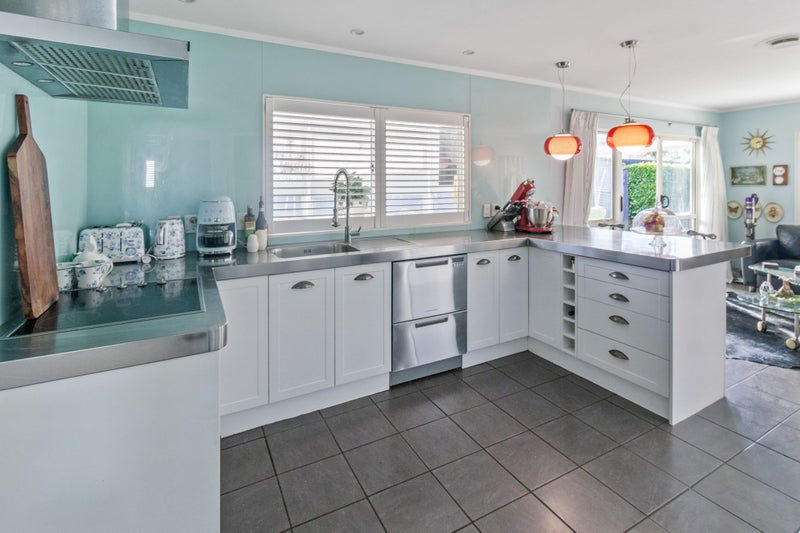 72 Whitford Road, Botany Downs, Auckland - Carousel 2