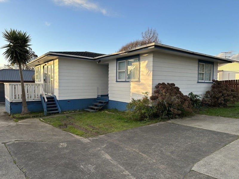 50 Te Irirangi Drive, Clover Park, Auckland - Carousel 1
