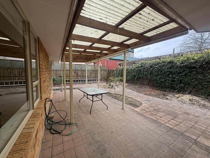 1 Swanson Oaks, Swanson, Auckland - Carousel 12