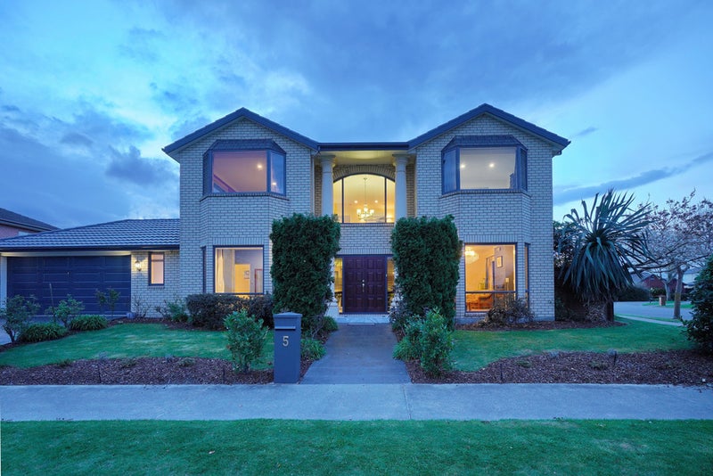 5 Janal Place, Northwood, Christchurch - Carousel 2