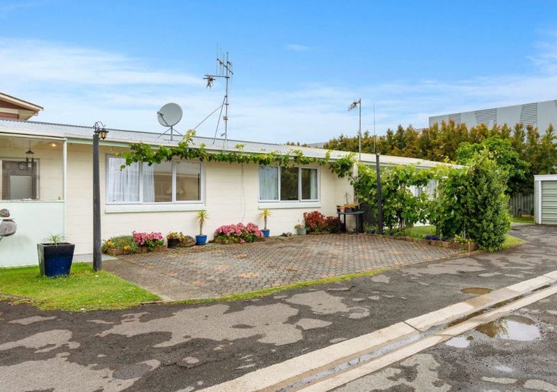 92 Ngatai Road, Otūmoetai, Tauranga - Carousel 1