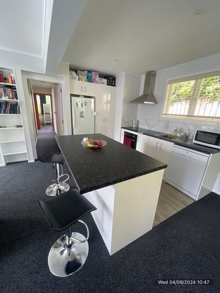 11 Innes Way, Newlands, Wellington - Carousel 2