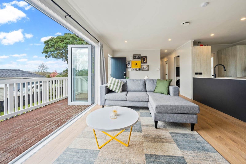 12 Arlette Place, Massey, Auckland - Carousel 18