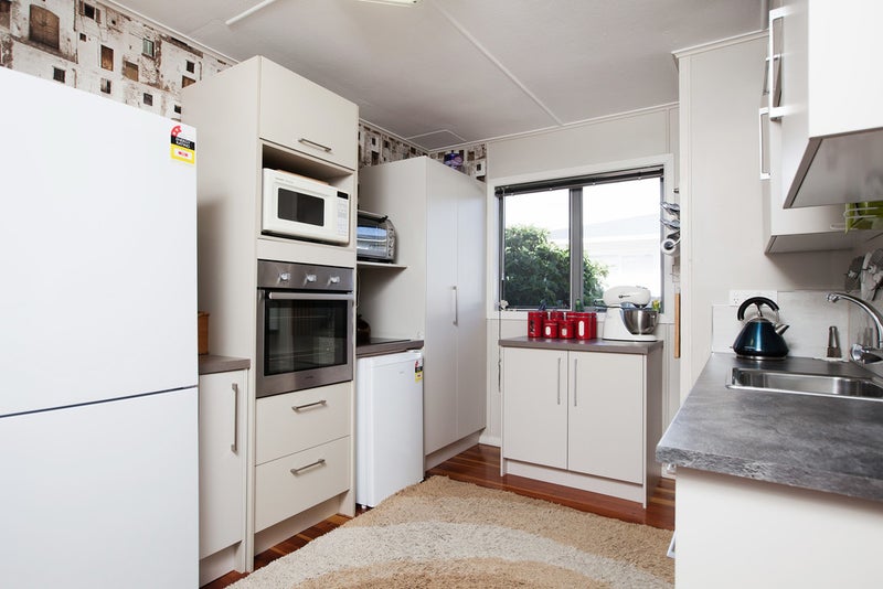 2/400 Carrington Street, Upper Vogeltown, New Plymouth - Carousel 17