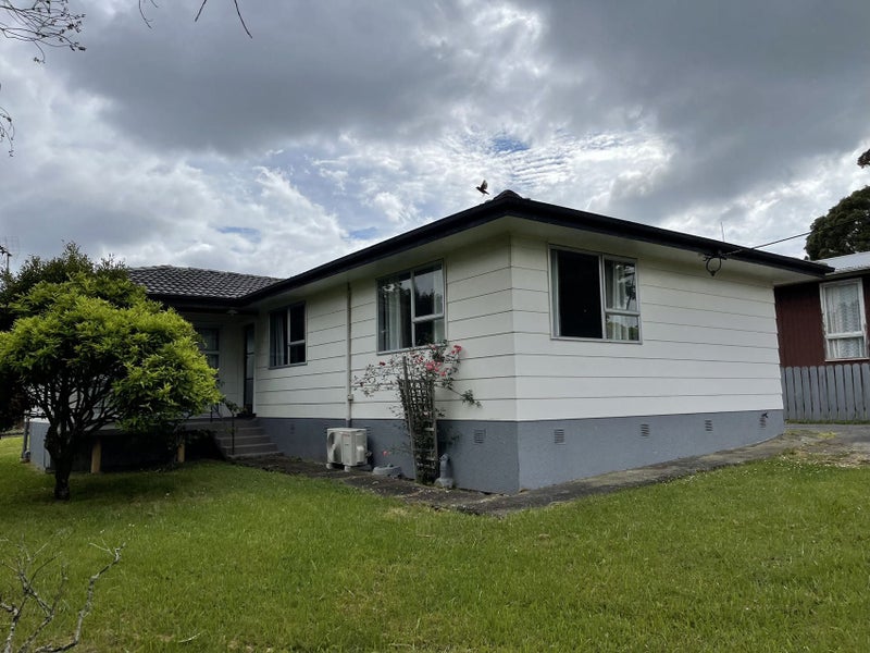 110 Parrs Cross Road, Sunnyvale, Auckland - Carousel 1