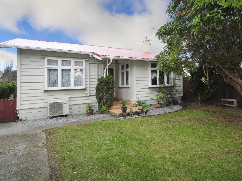 125 Whites Line East, Waiwhetu, Lower Hutt - Carousel 1