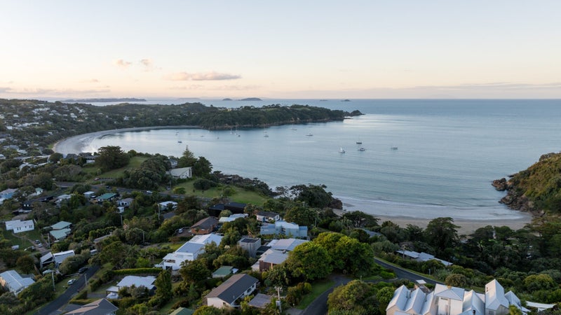 4 Kiwi Street, Oneroa, Waiheke Island - Carousel 25