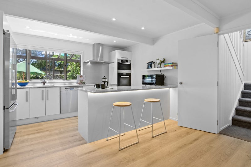 89A Hebron Road, Waiake, Auckland - Carousel 2