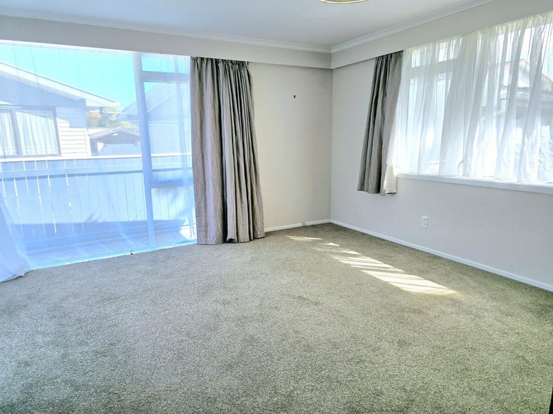 5 Holyoake Crescent, Avalon, Lower Hutt - Carousel 2