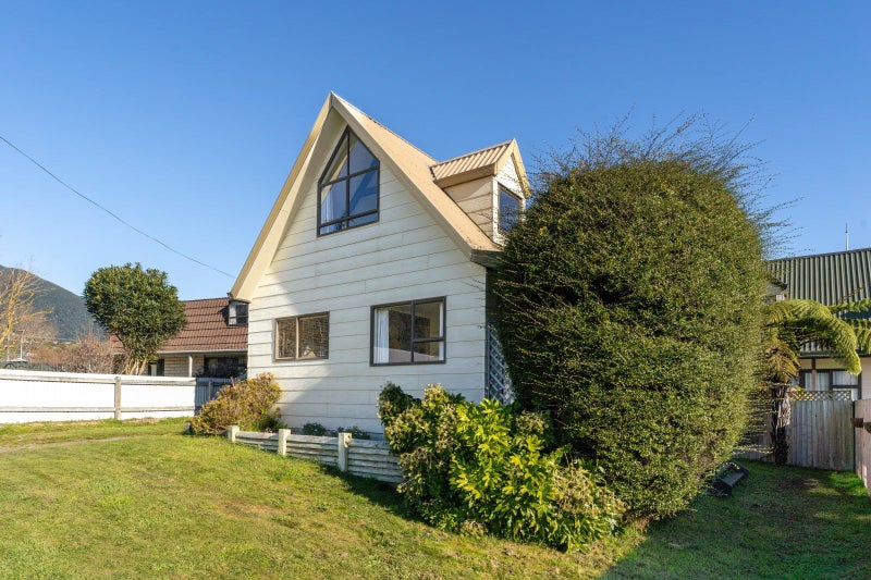 4A Beach Road, Waikawa, Picton - Carousel 2