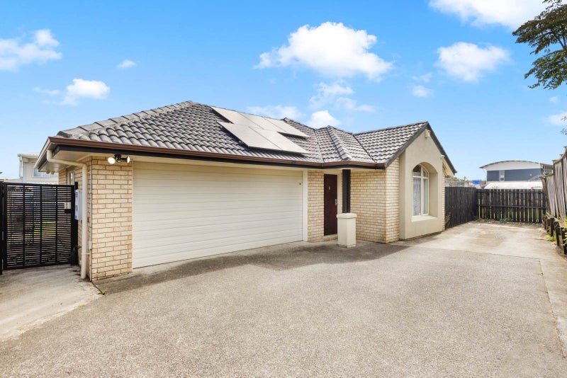 78A Riverton Drive, Randwick Park, Auckland - Carousel 1
