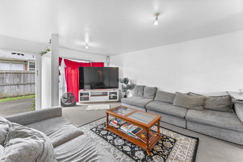 2/79 Mangere Road, Otahuhu, Auckland - Carousel 2